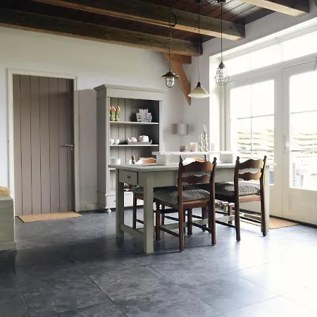 בית נופש Converted Farmhouse In Rural Location *