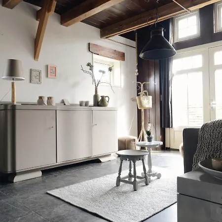 Converted Farmhouse In Rural Location בית נופש *