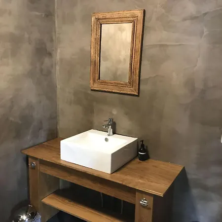 בית נופש Converted Farmhouse In Rural Location *